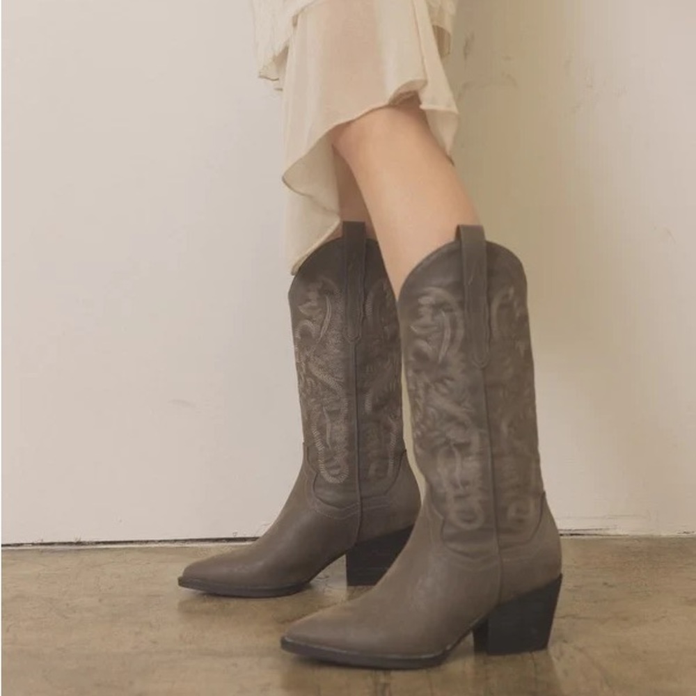 NIB Oasis Society Amaya Classic Western Boot
